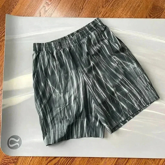 lululemon athletica Other - Lululemon I M (men’s)